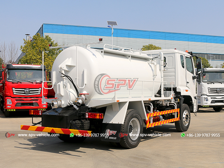 HOWO 6 Wheels Waste Liquid Delivery Truck - Rear Right
