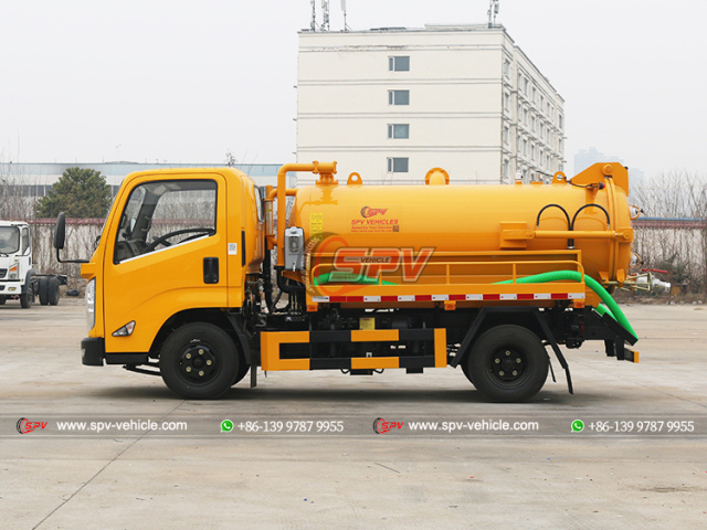JMC 2,000L Vacuum Pump Truck