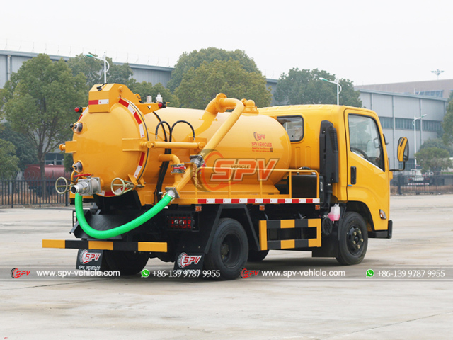 JMC 2,000L Vacuum Pump Truck