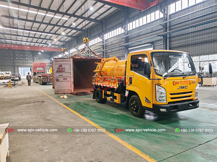 JMC 2,000L Vacuum Pump Truck