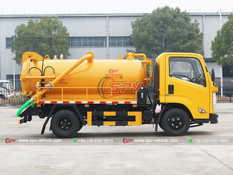 JMC 2,000L Vacuum Pump Truck