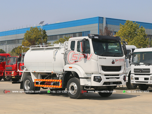 HOWO 7,000L Toilet Cleaning Truck