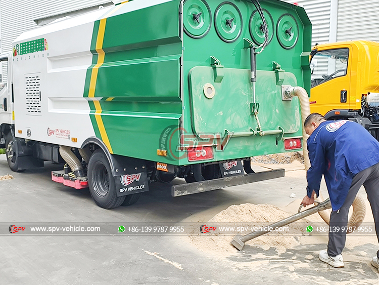 JMC Vacuum Sweeping Truck