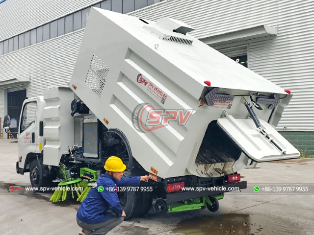 JMC 5 CBM Road Sweeping Truck