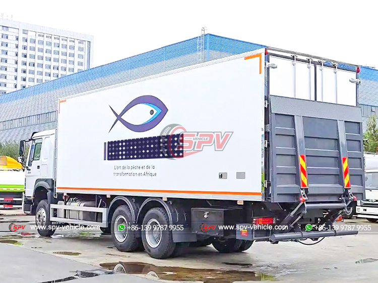 Howo 10 Wheels Heavy-duty Freezer Wagon - Rear Left