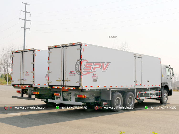 SINOTRUK 10 Wheeler Box Truck - Rear Right