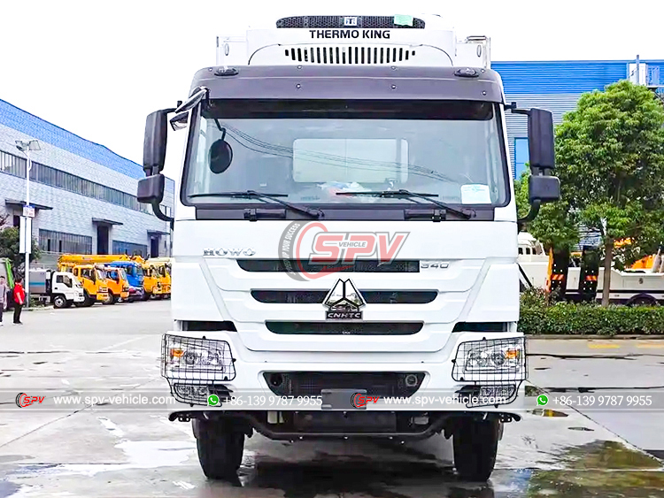 Sinotruk 6X4 Frozen Vehicle - Front
