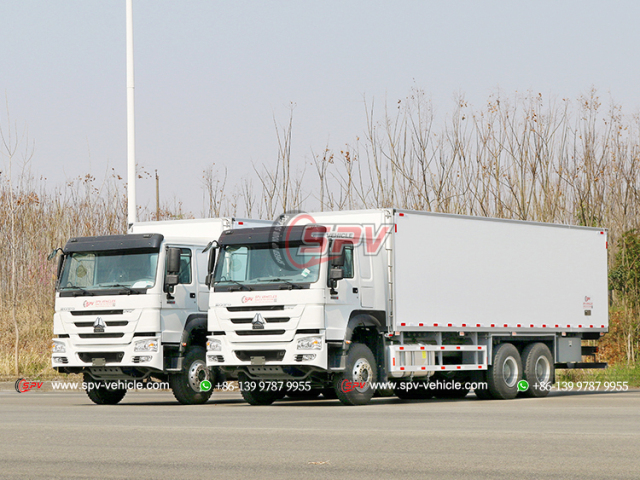 SINOTRUK 6x4 Insulate Van Truck