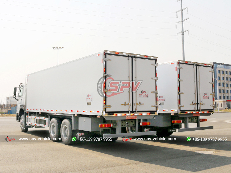 SINOTRUK 6x4 Insulate Van Truck