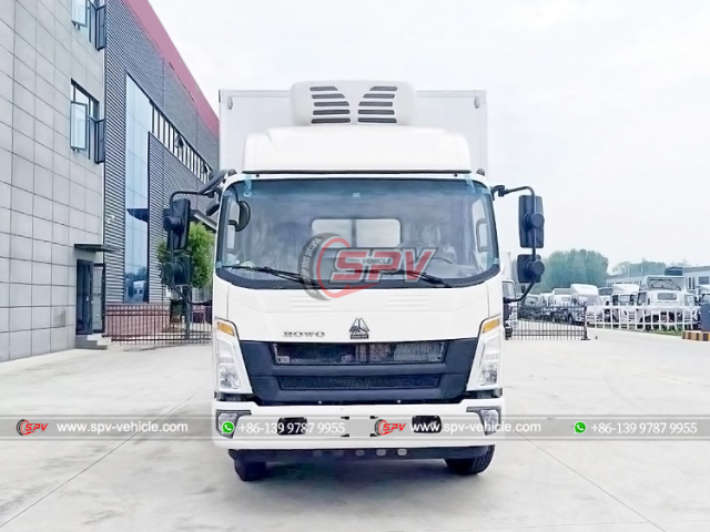 HOWO 4 Tons Reefer Van Truck