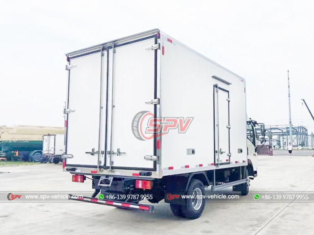 HOWO 4 Tons Reefer Van Truck
