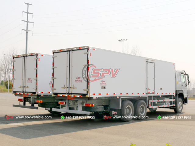 SINOTRUK 6x4 Insulate Van Truck