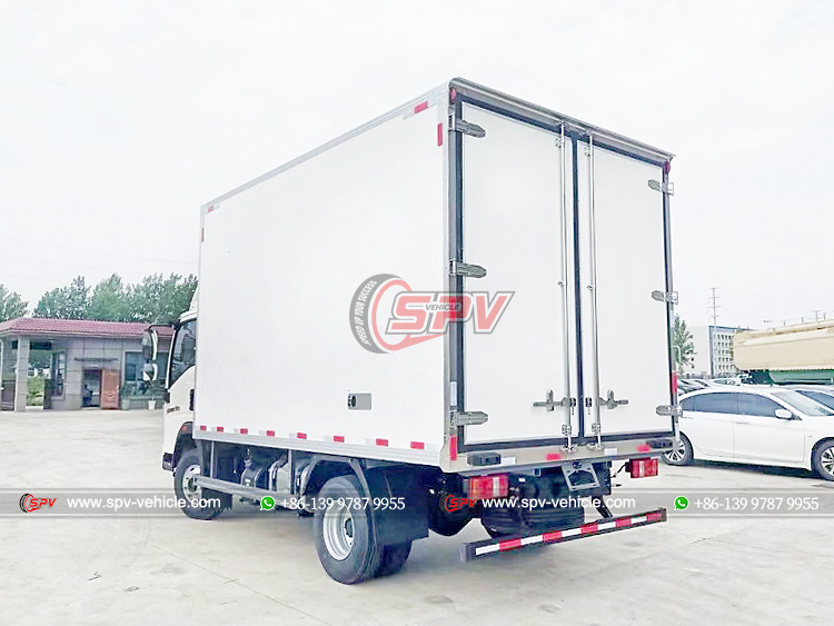 HOWO 4 Tons Reefer Van Truck