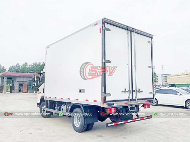 HOWO 4 Tons Reefer Van Truck
