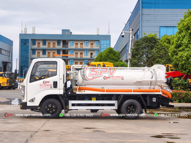 JMC 1,000L Cesspool Disposal Truck
