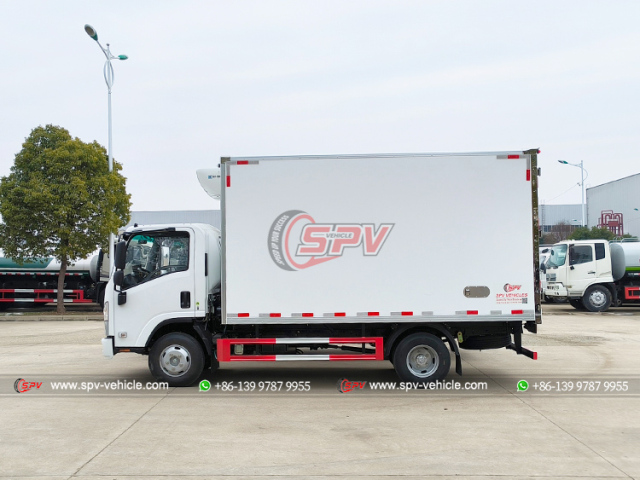 ISUZU 4 Tons Refrigerator Van Truck
