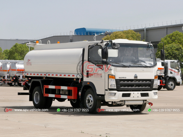 HOWO 8,000L Fuel Bowser Truck