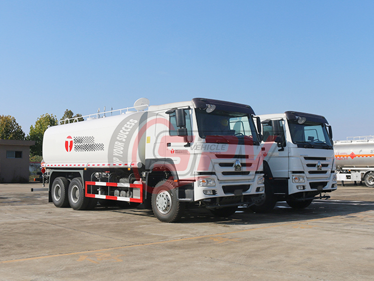 SINOTRUK 25,000L Mining Water Truck