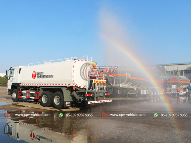 SINOTRUK 25,000L Mining Water Truck