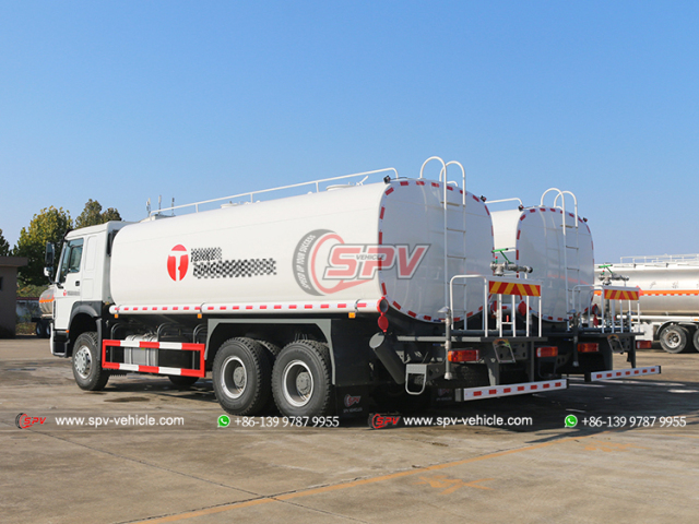 SINOTRUK 25,000L Mining Water Truck