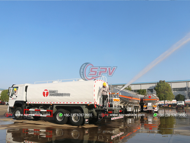 SINOTRUK 25,000L Mining Water Truck