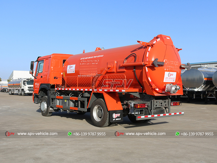 SINOTRUK 12,000L Waste Water Suction Truck
