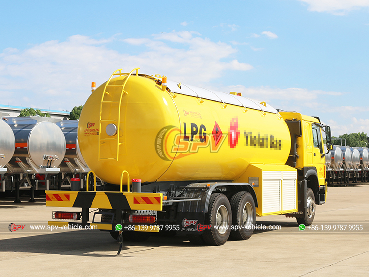 SINOTRUK 25,000L LPG Delivery Truck - Rear Right