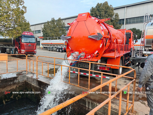 SINOTRUK 12,000L Slurry Vacuum Truck