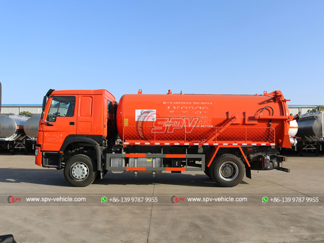 SINOTRUK 12,000L Slurry Vacuum Truck