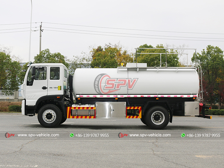 HOWO 4x2 Dangerous Liquid Carrying Truck - Left
