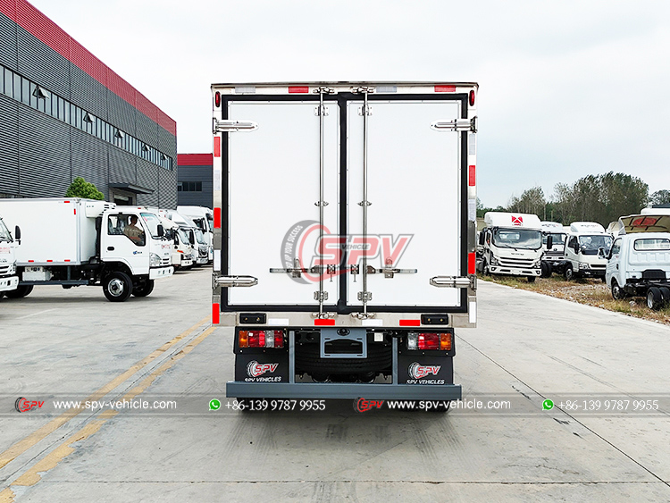 ISUZU Temperature-controlled Truck - Rear