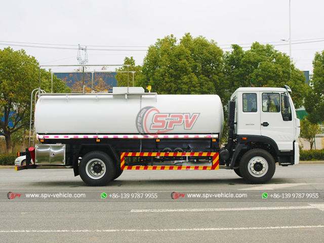 SINOTRUK 10,000L Chemical Tank Truck