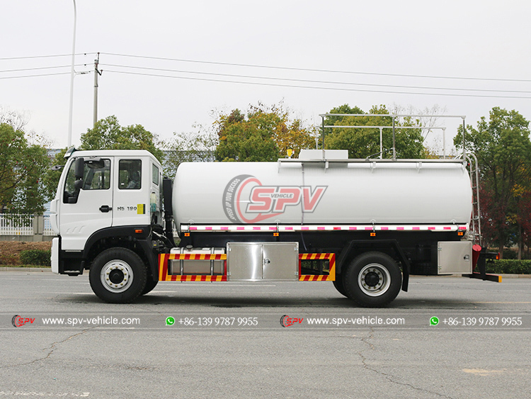SINOTRUK 10,000L Chemical Tank Truck
