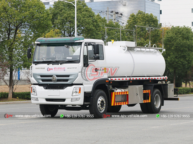 SINOTRUK 10,000L Chemical Tank Truck