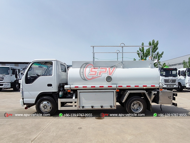 ISUZU 4,000L Stainless Steel Fuel Truck