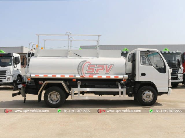 ISUZU 4,000L Stainless Steel Fuel Truck