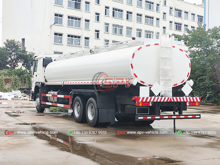 25,000 Litres Fuel Transport Truck SINOTRUK - Rear Left 