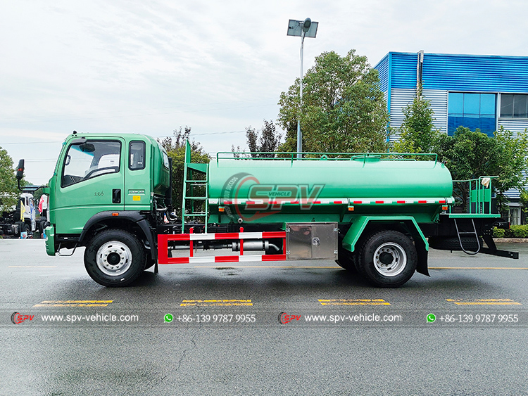 4,000L Water Transport Truck HOWO - Left