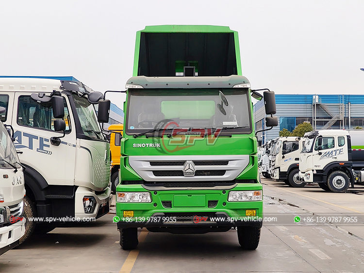SINOTRUK 4x2 Street Cleaning Truck - Front