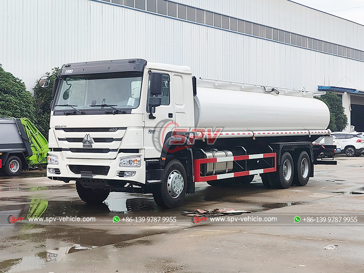 HOWO 9-Compartments Fuel Truck