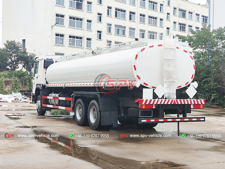 HOWO 9-Compartments Fuel Truck