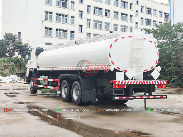 HOWO 9-Compartments Fuel Truck