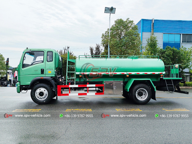 HOWO 4,000L Drinking Water Truck