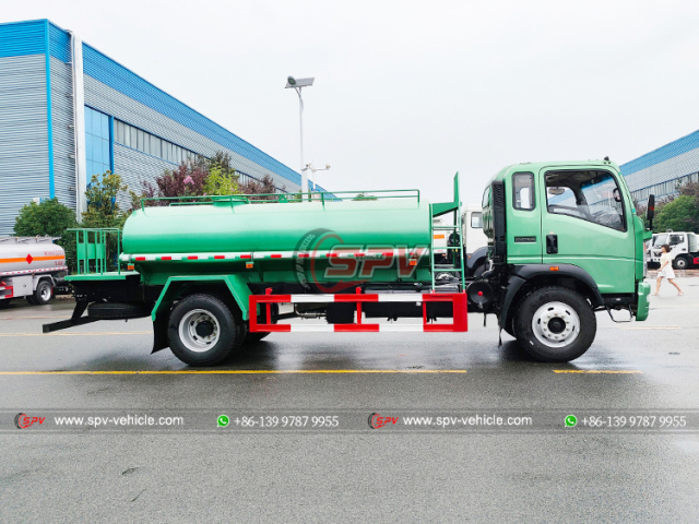 HOWO 4,000L Drinking Water Truck