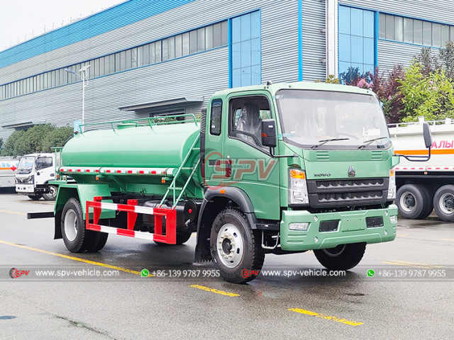 HOWO 4,000L Drinking Water Truck