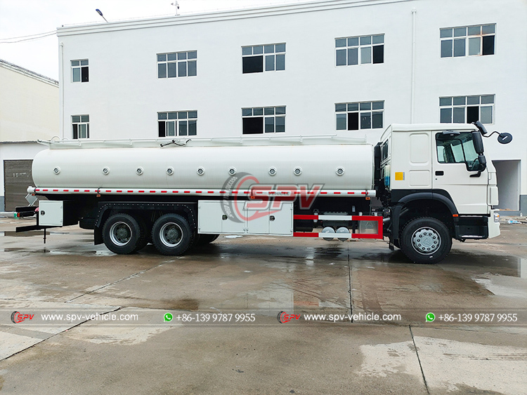 HOWO 9-Compartments Fuel Truck