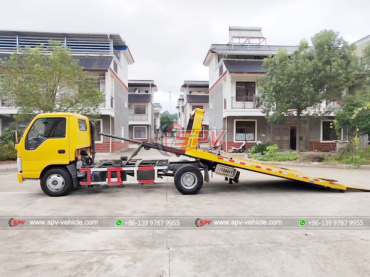 ISUZU 100P Breakdown Lorry - Left