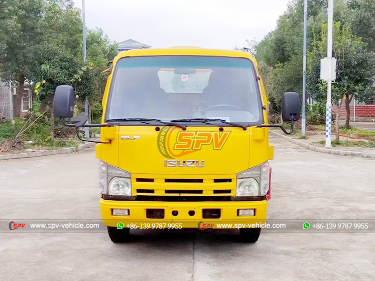 ISUZU 6 Wheelers Street Wrecker Truck - Front
