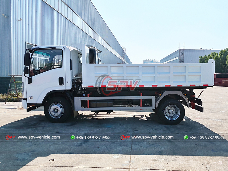 ISUZU 700P Tipping Truck - Left