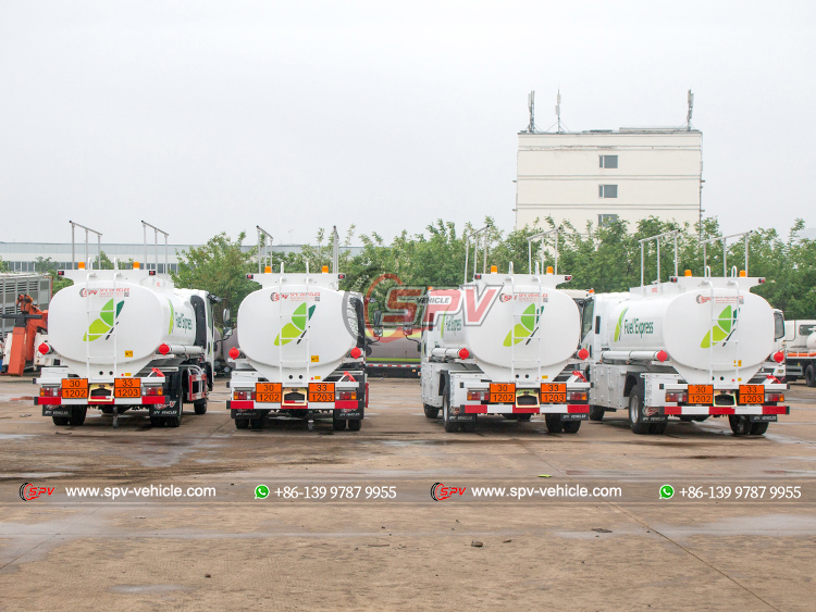 4 Units 6,000 Litres Fuel Bowser ISUZU - Rear